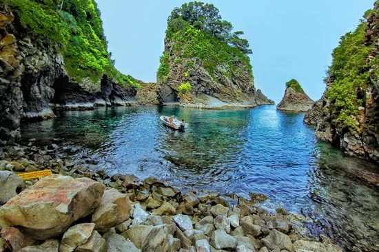 Gua Sarang Sabang, Paket Tour Sabang, Paket Wisata Sabang, Paket Wisata Aceh, Tour Sabang, Travel Aceh, Tour Aceh, Paket Tour Aceh, Paket Wisata Aceh Sabang